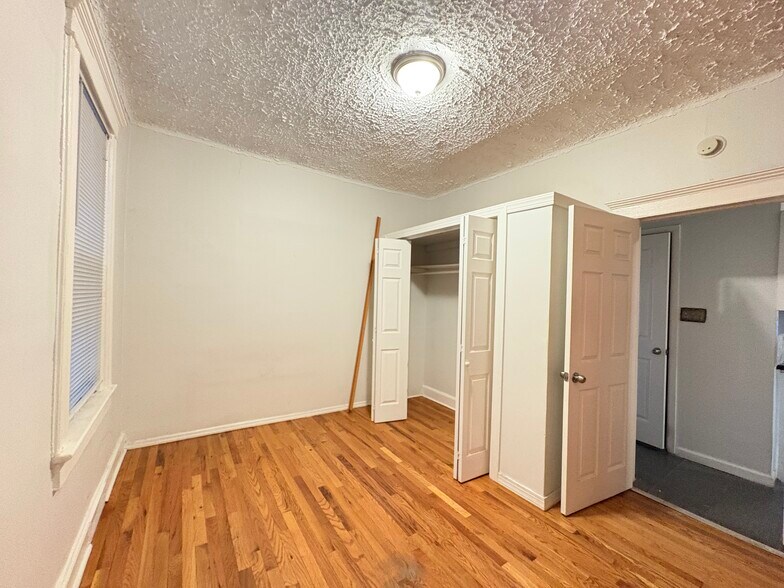 Unit 1 - 346 Armstrong Ave