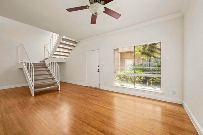 Building Photo - 1115 Augusta Dr