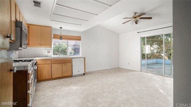 Building Photo - 3 br, 2 bath House - 27991 Clifton St