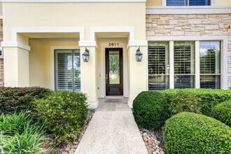 Building Photo - 2011 Spring Cedar Ln