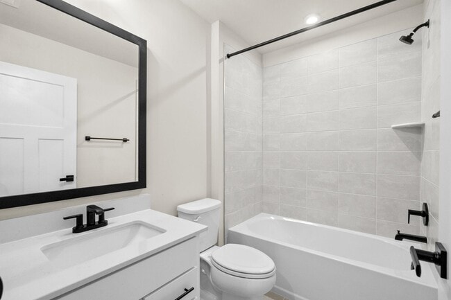 Building Photo - 2600 Elowen Ln