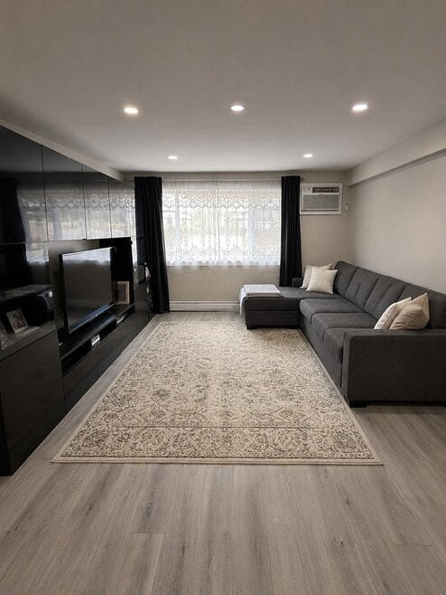 Building Photo - 8810 Briar Ct