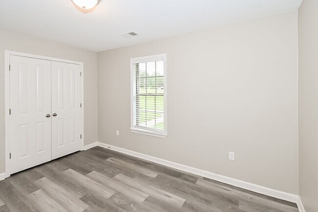 Building Photo - 4100 Windermere Dr S