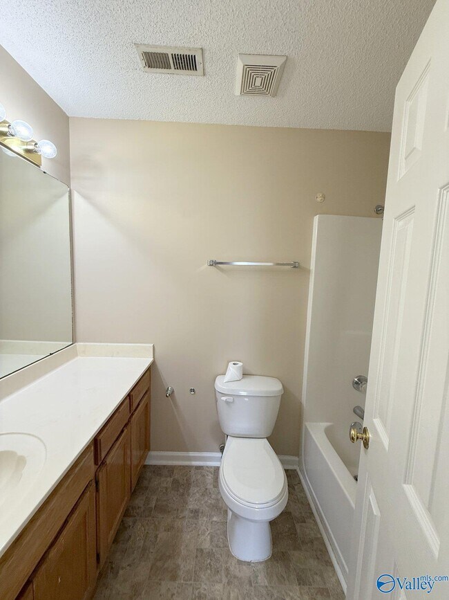 Building Photo - 262 Waters Edge Ln