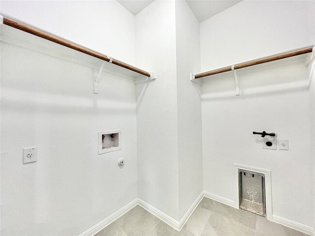 Building Photo - 3200 College Park Dr