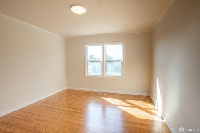 Building Photo - 316 Bridgeview Dr