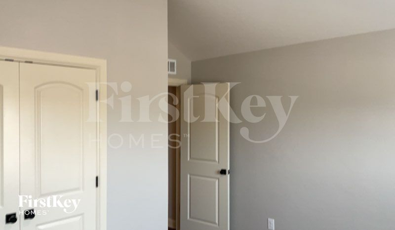 Building Photo - 3615 Alta Vis Dr