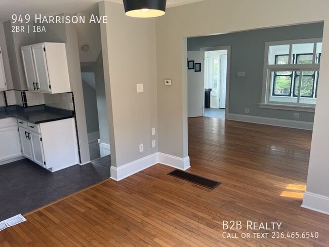 Building Photo - 949 Harrison Ave
