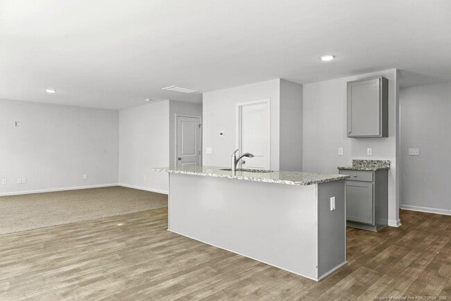 Building Photo - 814 Tori Dr