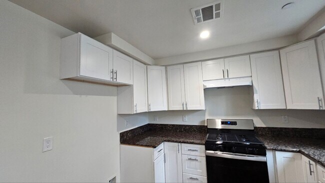 Building Photo - 23(1456,1458)