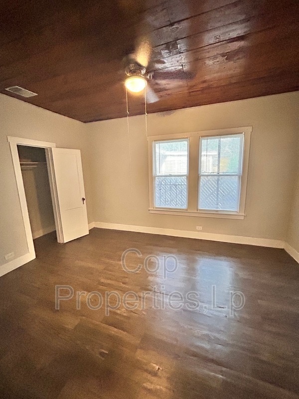 Building Photo - 1211 Hammond Ave