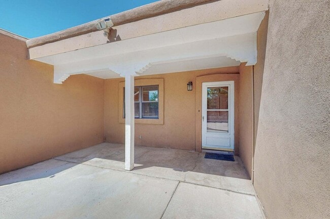 Building Photo - 501 Calle De