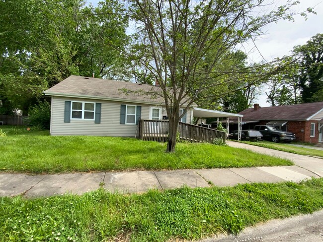 Building Photo - 2 Bedroom home w/ramp to front door