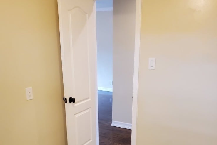 Building Photo - 421 N Ditmar St