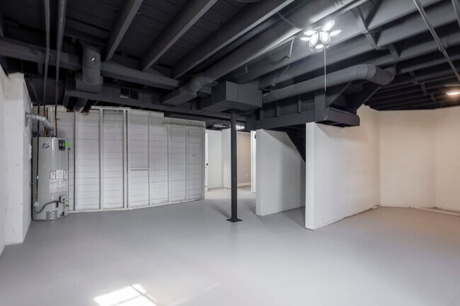 Building Photo - 2664 Kings Hwy