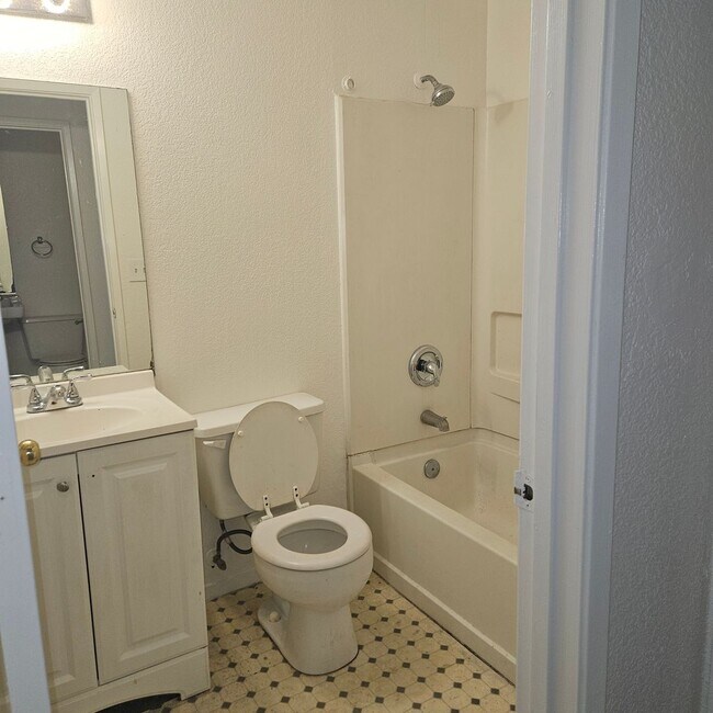 Building Photo - 1513 Lynne Renee Ct