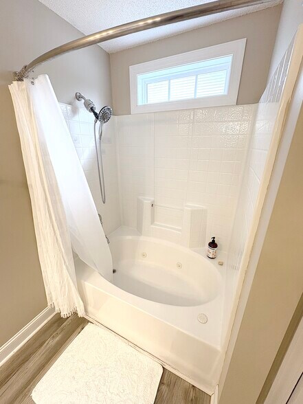 Building Photo - 2312 Saddleback Dr