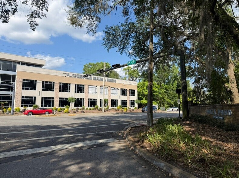 Building Photo - 5047 NW 1st Pl