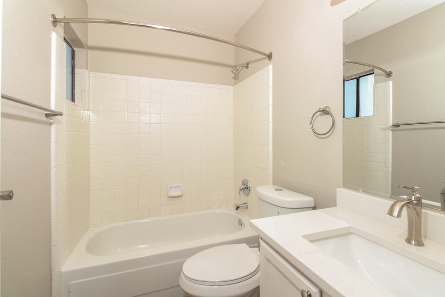 Building Photo - 3054 W Artebella Way