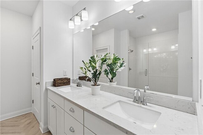 Building Photo - 857 Constellation Dr