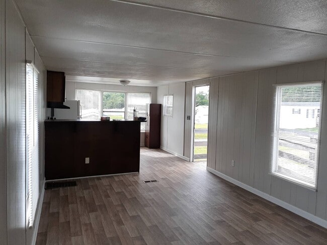 Primary Photo - 106 Fabian Dr