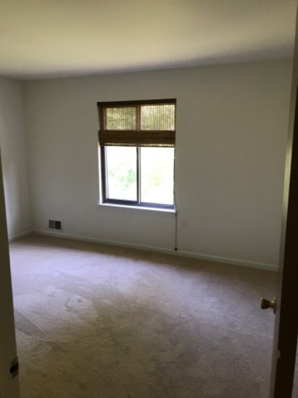 Building Photo - 5482 Country Club Ln