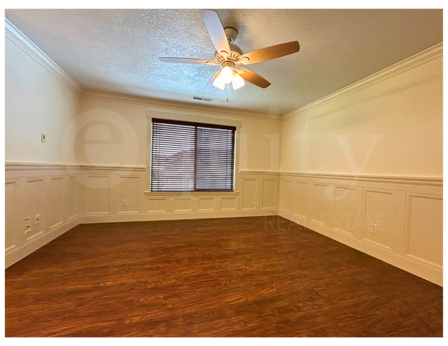 Building Photo - 8045 N Plum Creek Dr