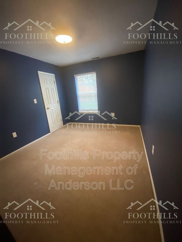 Building Photo - 307 Green Forest Dr