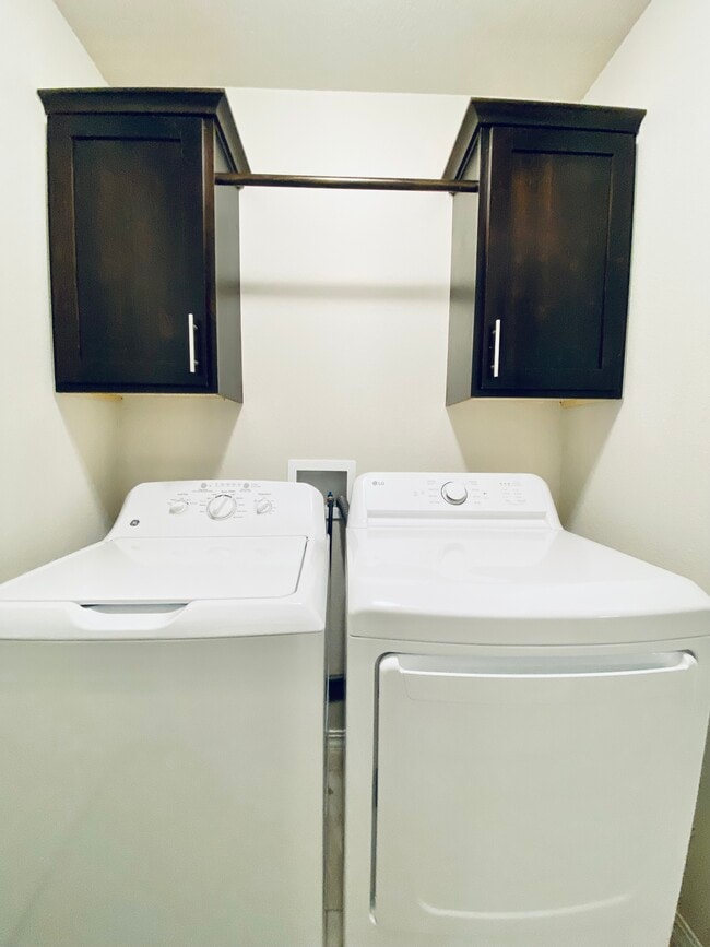 Building Photo - 4526 W Croft Dr