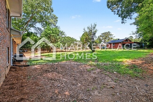 Building Photo - 2588 Monica Way