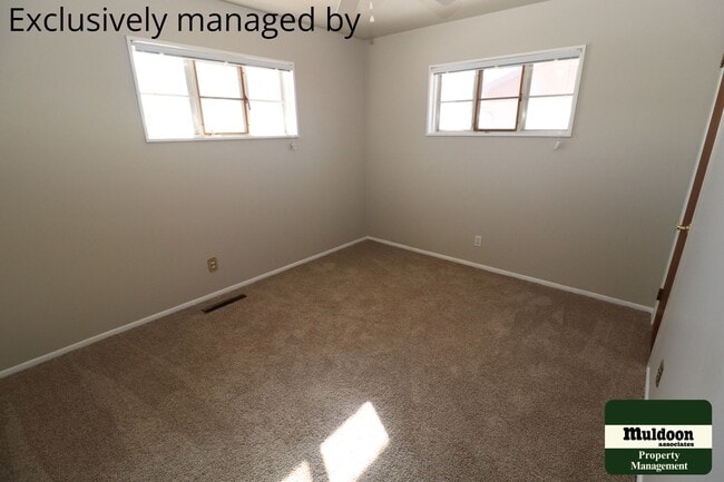 Building Photo - Available Now! Main Level Living, Close to Ft Carson. 1  pet large or small dog  ok