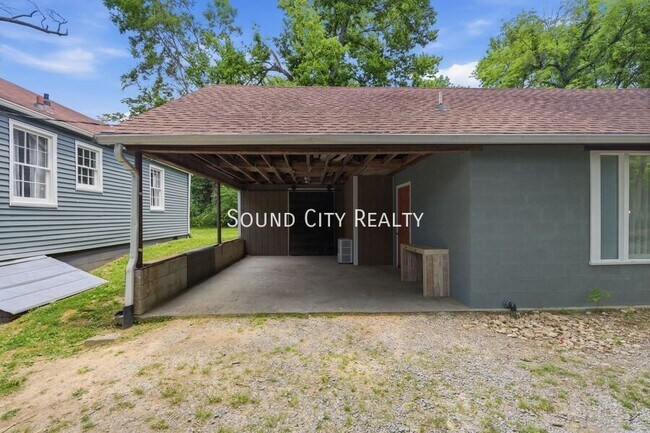 Building Photo - 113 Neese Dr