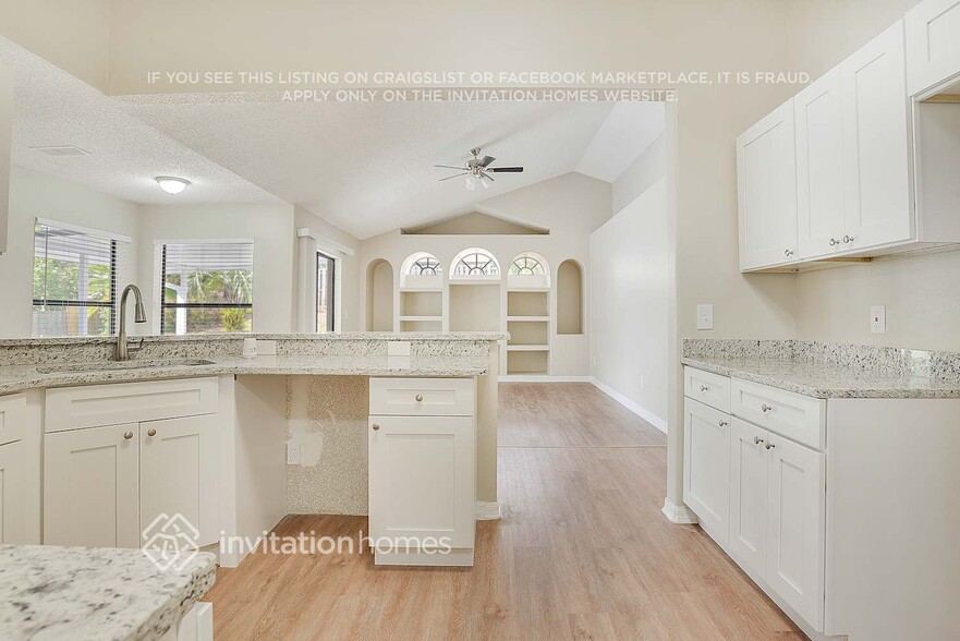 Building Photo - 2621 Alclobe Cir
