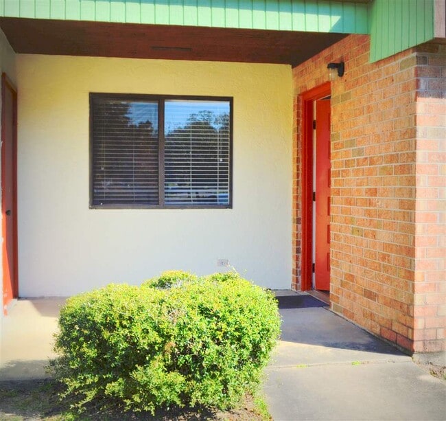 Building Photo - 329 Mabry St