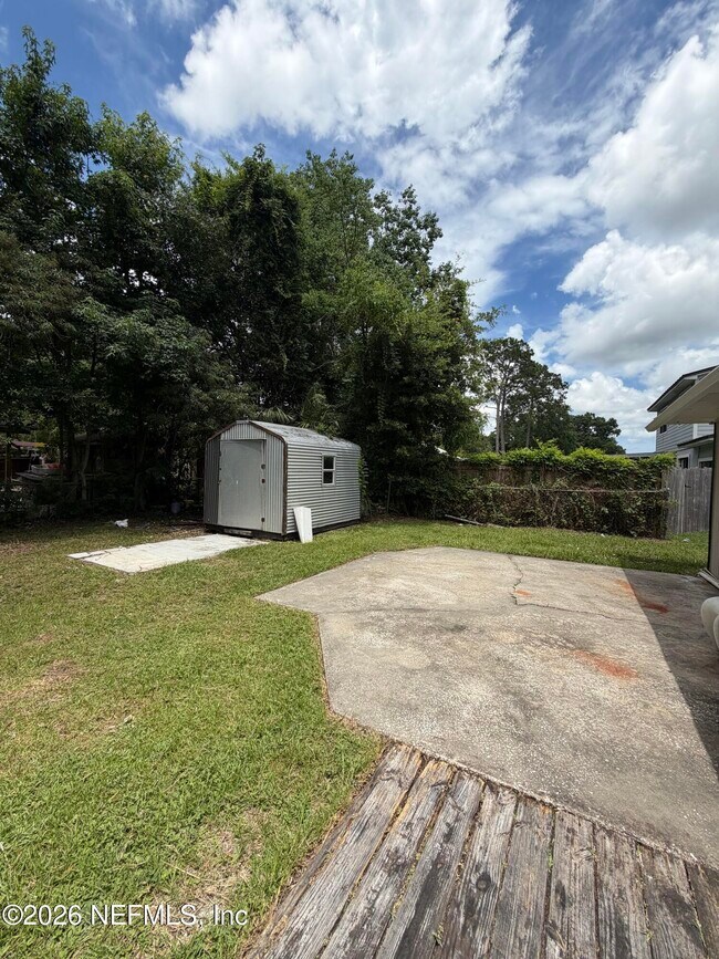 Building Photo - 5415 Lori Dr S