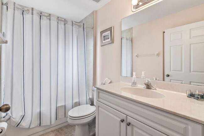 Building Photo - $1,895/month ** Furnished * Annual / Short...