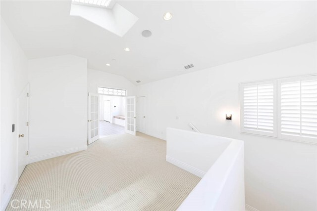 Building Photo - 12 San Remo