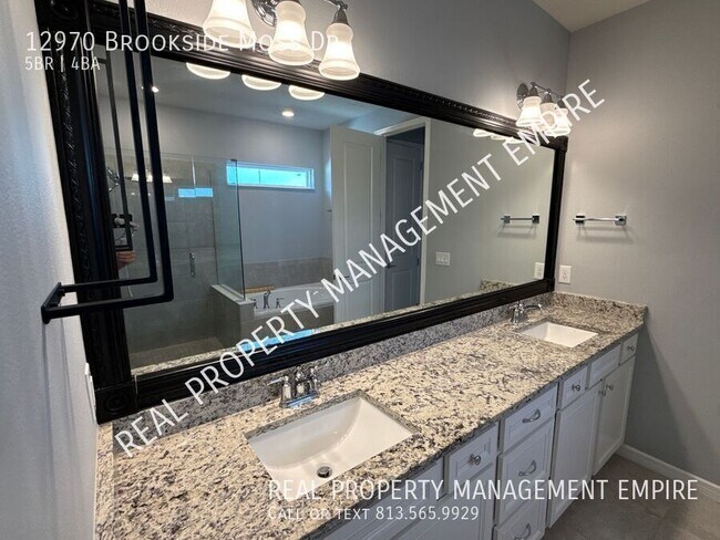 Building Photo - 12970 Brookside Moss Dr