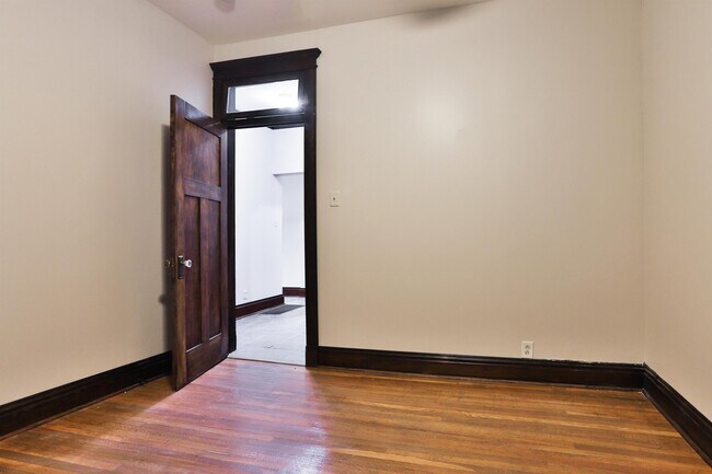 Building Photo - 6105-6107 Waterman Blvd