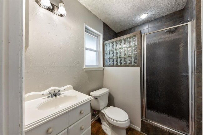 Building Photo - 1202 Wroxton Way