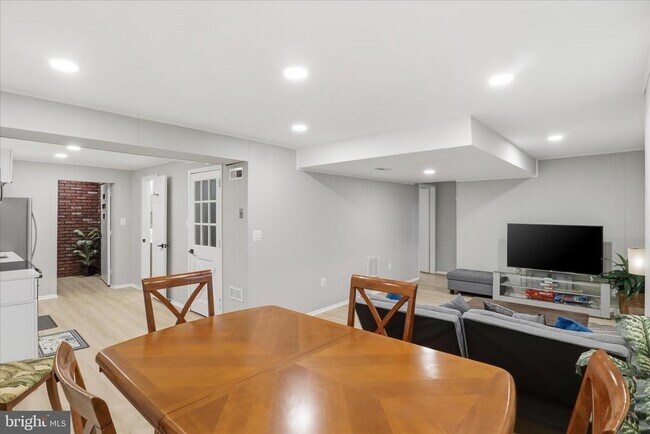 Building Photo - 3022 Jonothan Pl