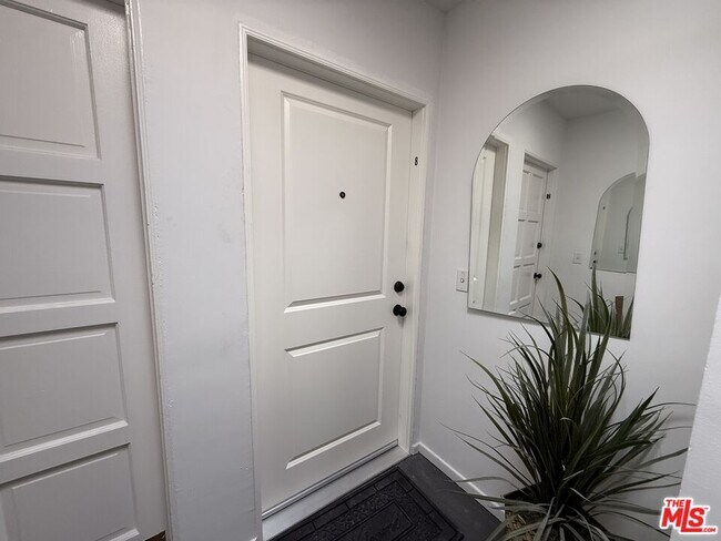 Building Photo - 3707 S Canfield Ave