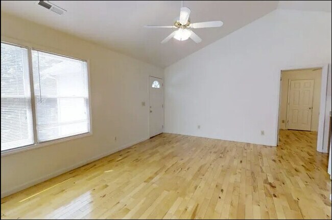 Building Photo - Highland Woods Apartments
