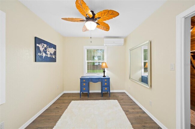 Building Photo - 245 S Rhodes St