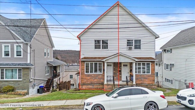 Building Photo - 714 Carmalt St