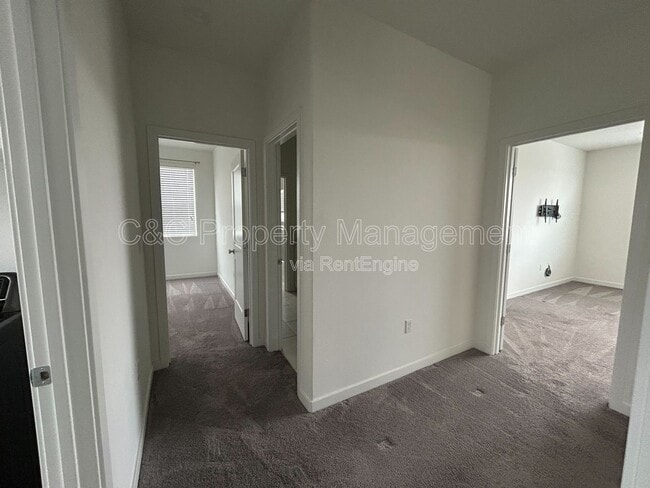 Building Photo - 711 Robert Ave