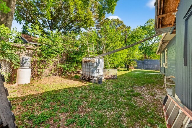 Building Photo - 968 Garapan St