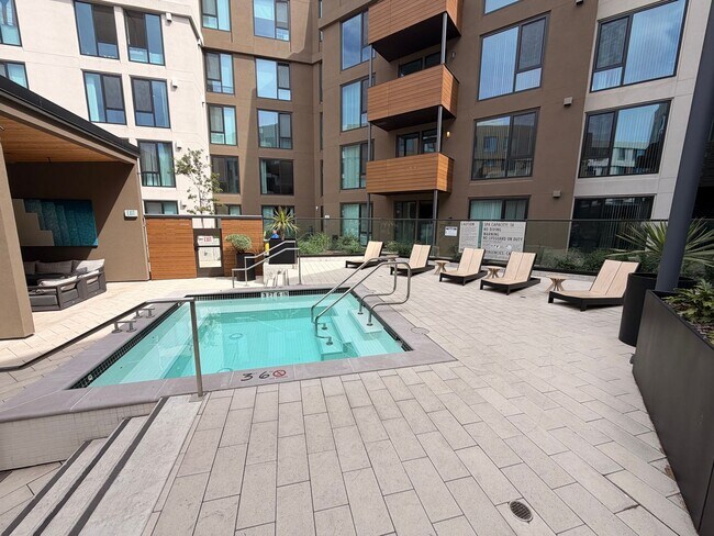Building Photo - 260 Brooklyn Basin Wy
