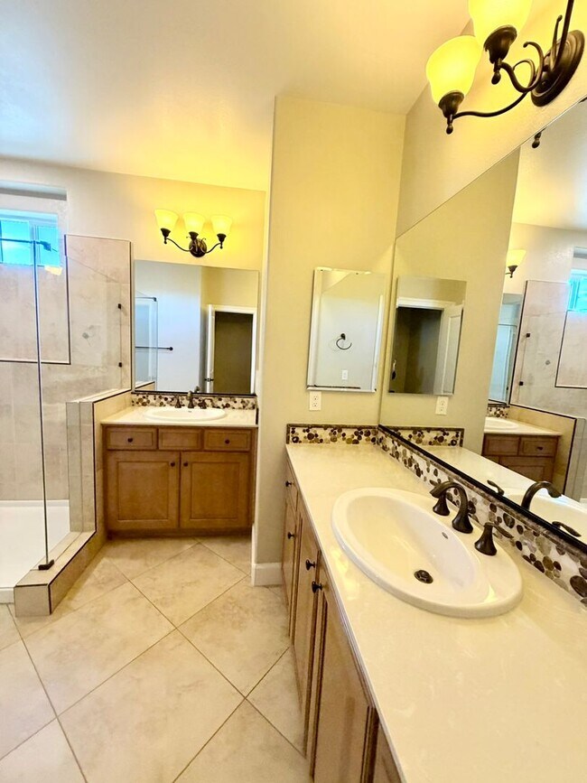 Building Photo - 1991 Wind Ranch Rd