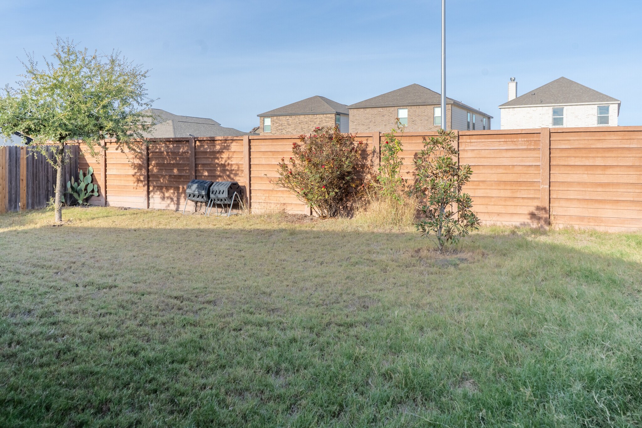 Building Photo - 14101 James Garfield St